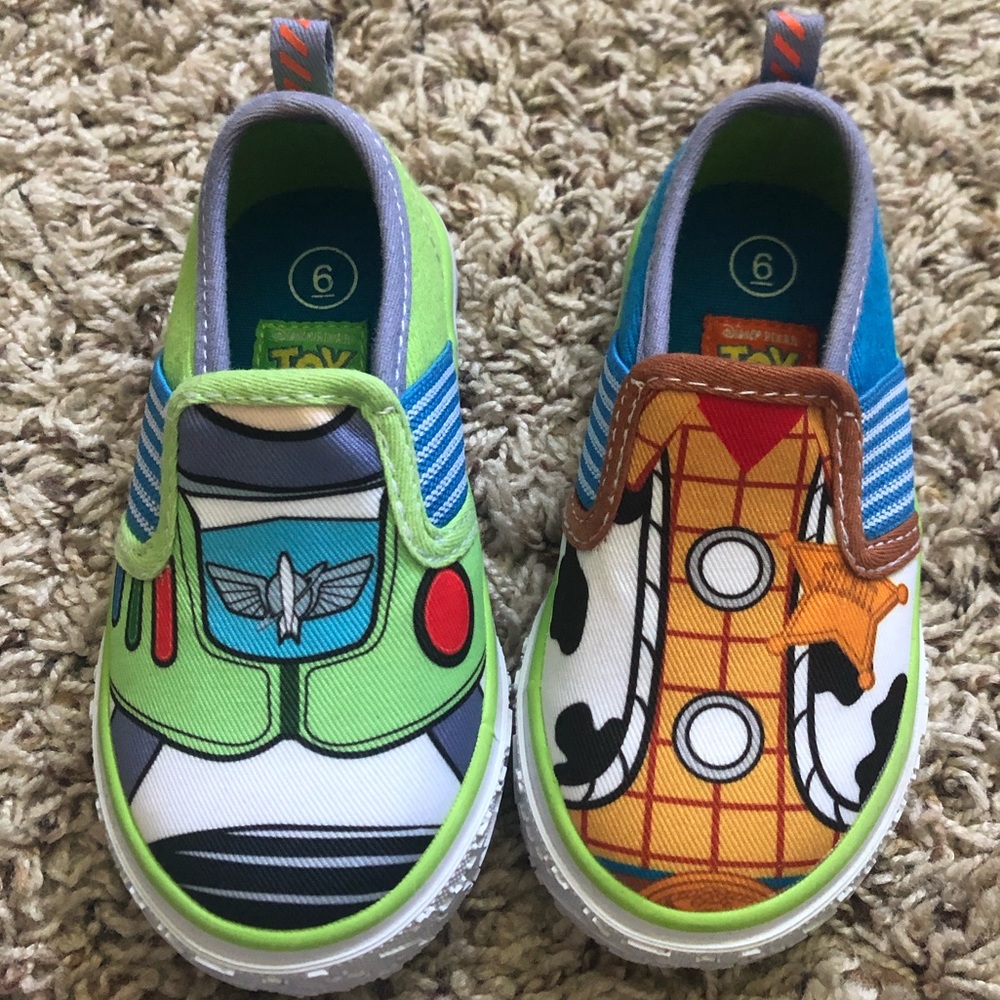 NWOT Toy Story Canvas Shoes Sz 6 (babies/toddlers)